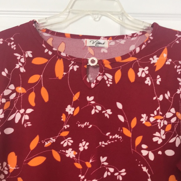 😍Gorgeous Red Floral Victoria Stunner😍 - Picture 2 of 8